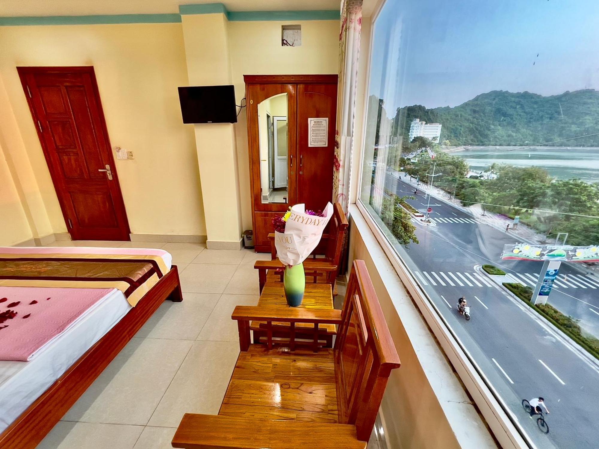 Manh Vuong Hotel Catba Dong Khe Sau Exterior photo