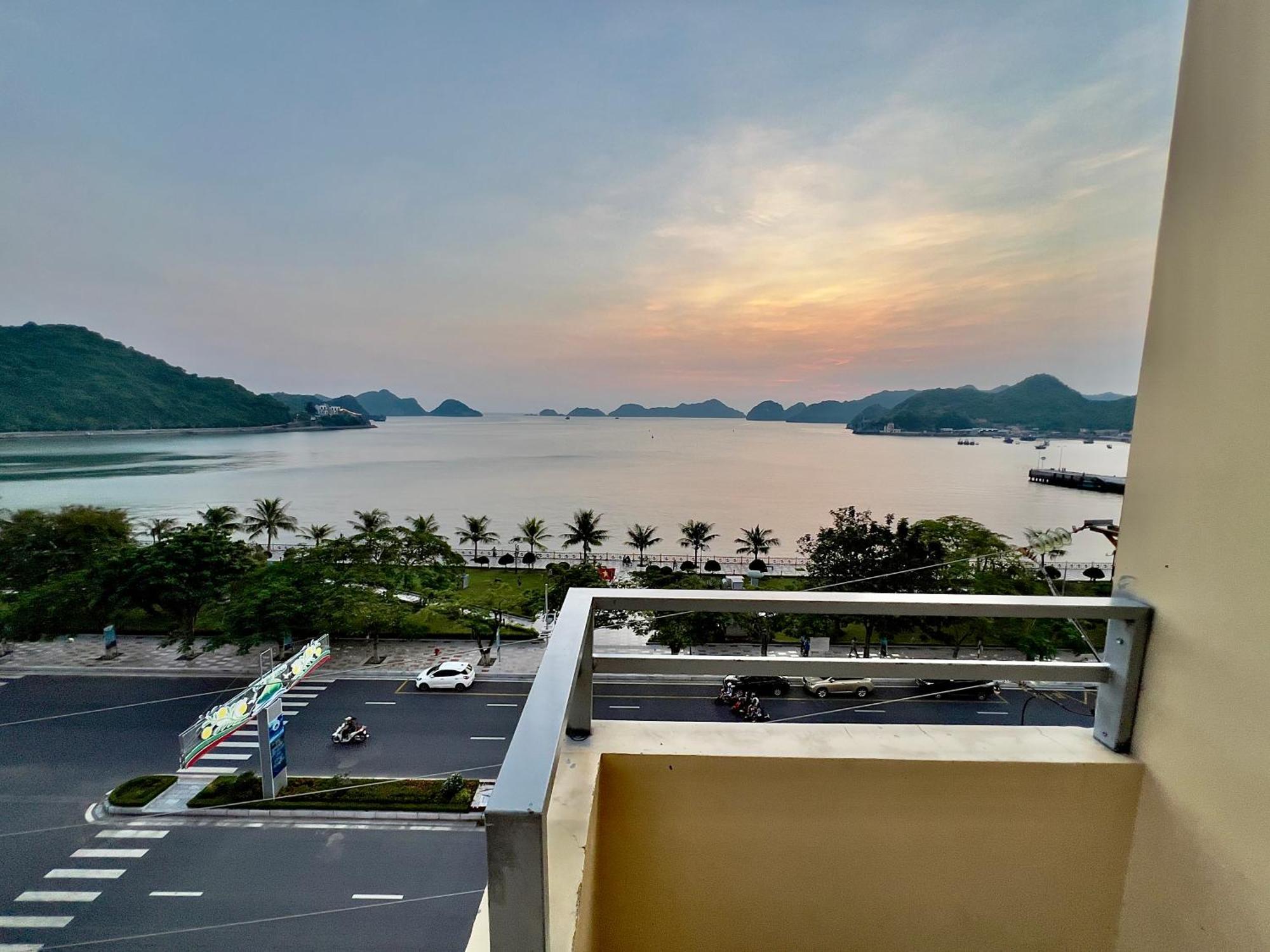 Manh Vuong Hotel Catba Dong Khe Sau Exterior photo