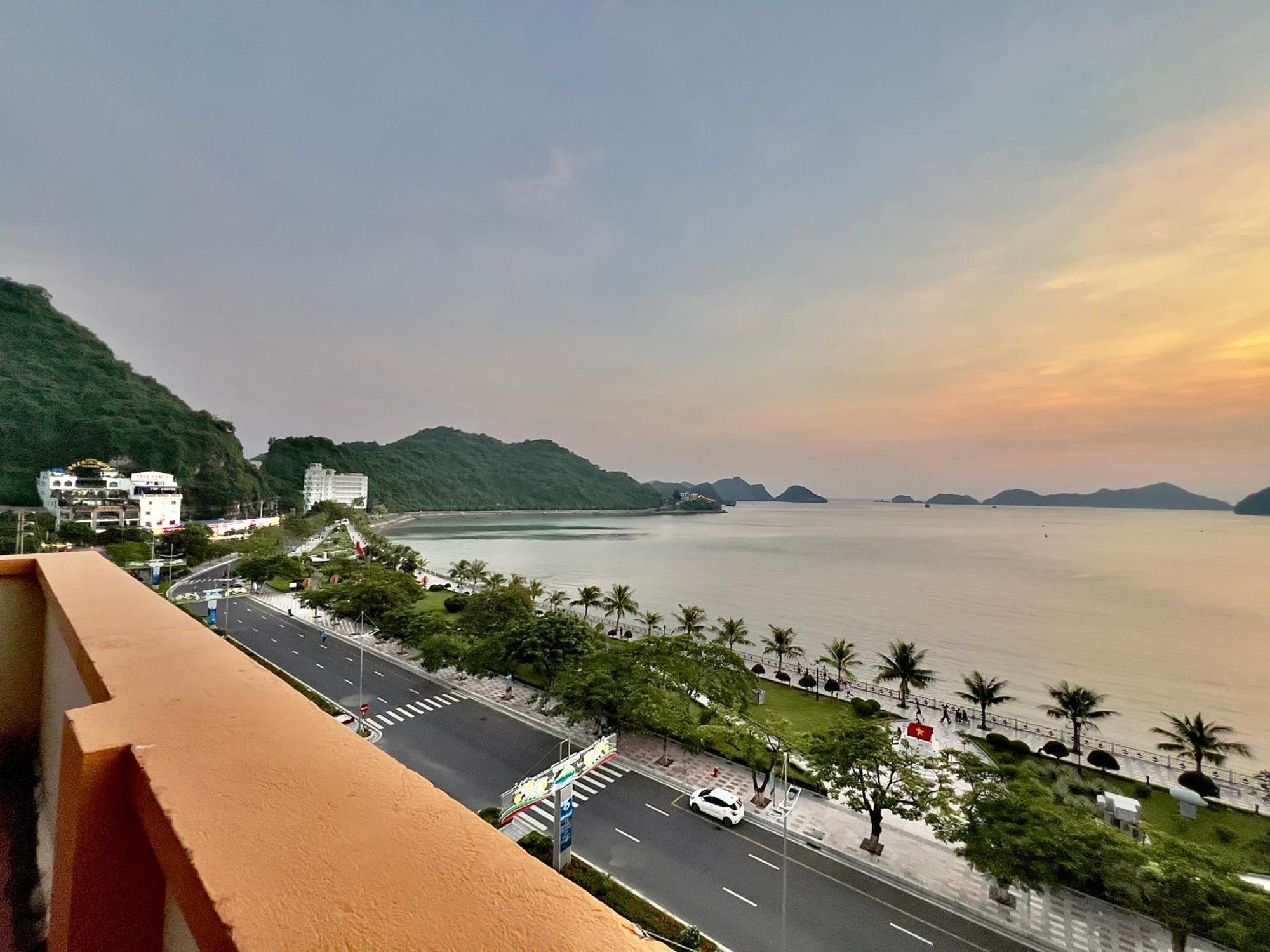 Manh Vuong Hotel Catba Dong Khe Sau Exterior photo